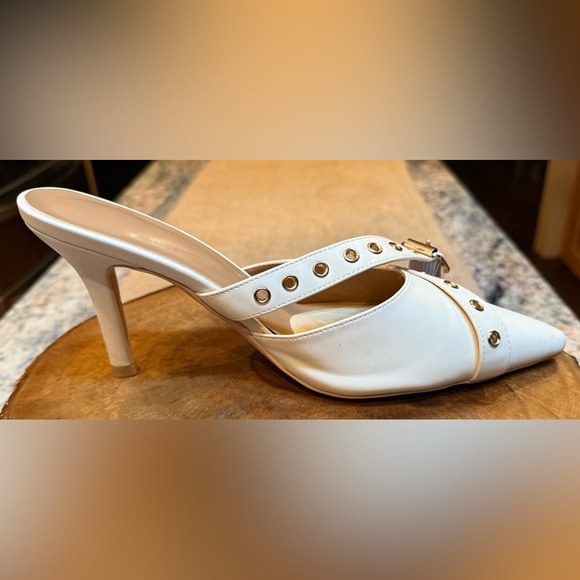 Elegant White Gold Hardware  Women's Heeled Mules. Size 8. EUC! - Picture 9 of 10
